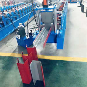 Rolo do sistema do telhado do metal da fábrica que formam o tubo de borracha de aço e da chuva que fazem máquina