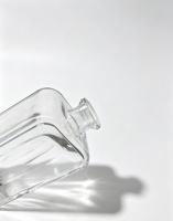 Bouteille en verre pour spiritueux, vente en gros et OEM, modèle rectangulaire arrondi élégant, transparente, 500ml 700ml 750ml pour vin, whisky, brandy