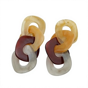 Boucles d'oreilles en résine de haute qualité, faites à la main, durables, de forme ronde, sur le thème de l'ange, pour femmes, B.H CRAFTS - Product Image 1