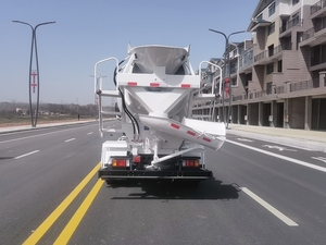 ISUZU sinotruk 4x2 lumière 6m3 mini bétonnière camion <span class=keywords><strong>petit</strong></span> mobile malaxeur camion moteur diesel à vendre à bas <span class=keywords><strong>prix</strong></span> - Product Image 3
