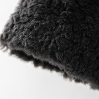 Manteau Teddy en fourrure gris foncé pour femme avec logo personnalisé, col montant, bouton à pression métallique, veste d'hiver ample mi-longue en sherpa