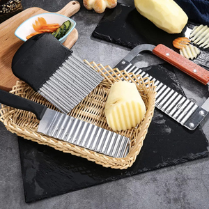 Cortador Ondulado Multiusos de Acero Inoxidable al por Mayor, Accesorios de Cocina, Cortador Dentado para Papas Fritas y Ensaladas - Product Image 6