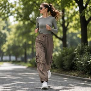 <span class=keywords><strong>Pantalon</strong></span> cargo <span class=keywords><strong>léger</strong></span> 125 GSM pour <span class=keywords><strong>femme</strong></span>, séchage rapide, idéal pour le sport et la course, personnalisable avec logo – Vente en gros - Product Image 2