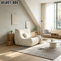 Indispensable pour mur de galerie ou coin fenêtre, chaise longue Caterpillar au design compact, construction robuste, résistante aux taches, confortable et chaleureuse