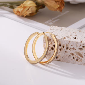 Aros de Acero Inoxidable Chapados en Oro Personalizados, Juego de Joyería de Moda para Mujer, Personalizable - Product Image 5