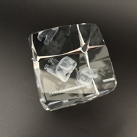 Bloc de cristal gravé au laser 3d personnalisé avec cadeaux pour garçons de première communion