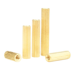 สตั๊ดทองเหลือง CNC ความแม่นยำสูง M2.5x0.45 ผิวหน้าแบบมีร่อง พร้อมน็อตหกเหลี่ยมเกลียวสองด้าน สำหรับฮาร์ดแวร์เมนบอร์ด PCB โรงงานเสฉวน - Product Image 2