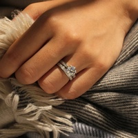 Bague de mariage éternelle personnalisée en argent sterling 925 plaqué rhodium avec zircone cubique de qualité AAAAA+ sertie pavé, tendance pour couple