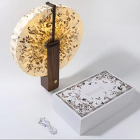 Lampe de bureau et de chevet à LED rechargeable à 360 degrés Lampe en bois ABS portable avec motifs personnalisés Luminaire de charge USB
