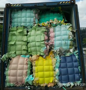 PU <span class=keywords><strong>Foam</strong></span> Tái Chế Đồ Nội Thất Bằng Nhựa Màu Nguyên Liệu Bales Nguồn Gốc Polyurethane (PU) Bọt Phế Liệu PU Phế Liệu Bọt - Product Image 2