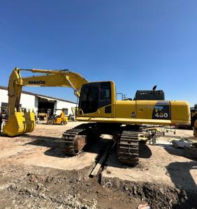 Excavadora Komatsu PC450-8 Usada de 45 Toneladas, de Japón, a Precio Económico - Product Image 1