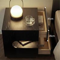 Table de chevet en bois massif, nouveau design de luxe léger, sensation haut de gamme, étagère de rangement illuminée de style flottant, meubles de chambre à coucher