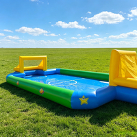 Terrain de football gonflable géant commercial extérieur pour enfants, terrain de sport aquatique pour jeux d'eau et de savon