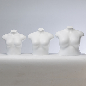 Mannequin buste en fibre de verre durable avec finition blanche mate, sans tête, pour présentation de lingerie - Product Image 2