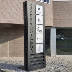 LC Large Outdoor Advertising Board Commercial Display Illuminated Business Customized Pylon Signage - Product Image 3