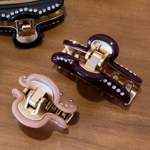 Pince à cheveux Vendôme en acétate vintage français pour femme, avec diamants, polyvalente, pour l'arrière de la tête, idéale comme cadeau - Product Image 4