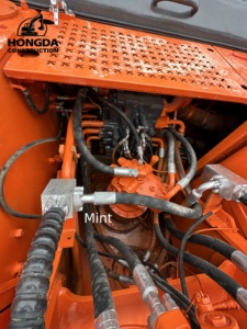 Develon's Used Doosan DX225 Crawler Excavator for Sale Low Working Hours with Cummins Engine Digger by Doosan - Product Image 5