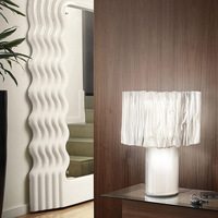 Lampe de bureau LED moderne et simple avec corps en fer, intensité réglable et lumière douce pour la protection des yeux, idéale pour la maison, la chambre et le salon