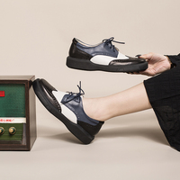 Chaussures à lacets en cuir véritable pour femmes - Légères, souples et confortables, semelle extérieure en caoutchouc, automne/printemps/été