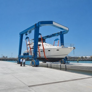 Lève-bateau haute capacité 5 tonnes pour opérations de mise à l'hivernage des bateaux avec structure en acier résistant à la corrosion - Product Image 1