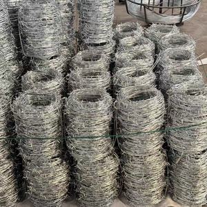 <span class=keywords><strong>Alambre</strong></span> de Púas de Acero Recubierto de PVC de Alta Resistencia, Rollo de 10kg-50kg, Fácil Instalación para Cercas Agrícolas - Product Image 1
