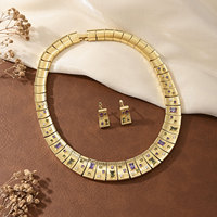 Parure de bijoux multicolores 4 pièces : collier, boucles d'oreilles, bracelet, bague – Bijoux fantaisie en cristal coloré pour mariée et soirée, vente en gros pour femmes