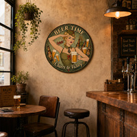 Plaque Métallique Gaufrée Vintage « Beer Time Pinup Girl Cheers Victory » pour Décoration Murale de Bar, Personnalisable, Vente en Gros Directe Usine OEM