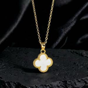 Collier pendentif en alliage plaqué or avec fleur de jade sertie, style classique, unisexe, pour usage quotidien, bijou de mode, cadeau - Product Image 1