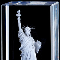 Sculpture en cristal de la Statue de la Liberté de haute qualité, respectueuse de l'environnement, avec logo personnalisé gravé au laser, design en cube 3D