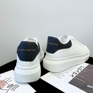 <span class=keywords><strong>Scarpe</strong></span> di Tendenza 2025 Piccole <span class=keywords><strong>Bianche</strong></span> da Uomo con Suola Spessa Primavera <span class=keywords><strong>e</strong></span> Autunno Rialzate Casual <span class=keywords><strong>Sportive</strong></span> da Uomo - Product Image 2