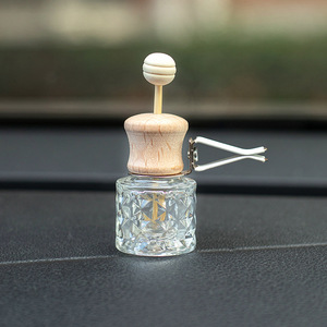 8ml tutup kayu mewah <span class=keywords><strong>Mini</strong></span> kaca gantung penyegar udara minyak esensial botol <span class=keywords><strong>Diffuser</strong></span> parfum mobil - Product Image 2