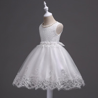 Robe de princesse brodée pour filles, robe de demoiselle d'honneur faite à la main avec des fleurs en perles