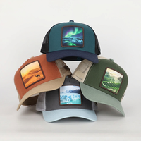 Gorra de béisbol trucker de espuma de 5 paneles con logotipo de parche impreso por sublimación personalizado al por mayor, visera curva y parte trasera de malla de dos tonos con cierre snapback