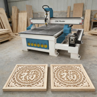 Routeur CNC MVIP 1325 avec 4ème axe rotatif et table à vide pour le tournage du bois, la gravure, la découpe de balustres et les travaux décoratifs