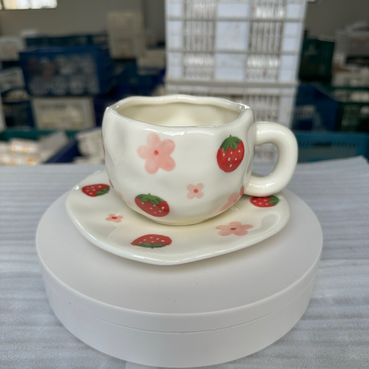 Tasse Fleur de Fraise Blanche 300ml, plat 16cm