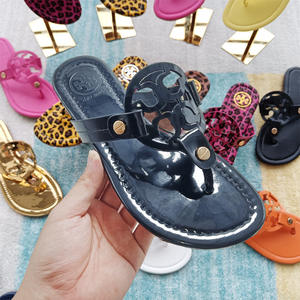 Ciabatte da donna con plateau All-Match infradito da spiaggia con borchie con <span class=keywords><strong>sandali</strong></span> in PU cavi - Product Image 2