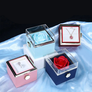Caja de Regalo de Joyería con Diseño de Rosa Giratoria, Caja de Anillos de Acrílico para el Día de San Valentín, Caja de Almacenamiento de Collares, Expositor de Joyería, Regalos - Product Image 1