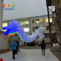Dragon gonflable géant à trois têtes avec lumière LED, mascotte de dragon gonflable à main pour défilé nocturne