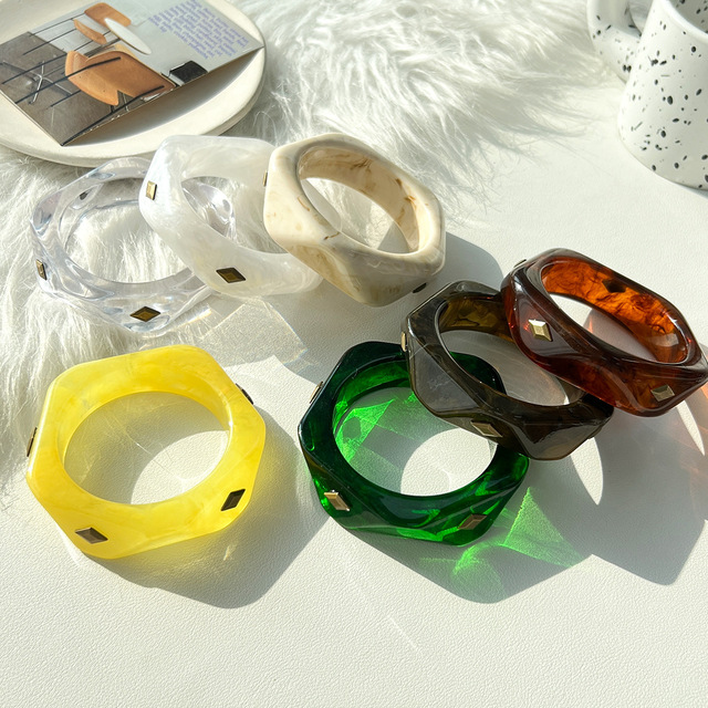Trendy Fashion Geometric Shaped Geometric Wide Translucent Irregular Women's Acrylic Resin Bangles