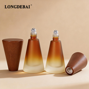 Nuevo Envase de Vidrio Ámbar Degradado de 15 ml con Forma Cónica y Acabado Esmerilado para Perfume o Aceite Esencial, con Tapa de Madera de Haya - Product Image 5