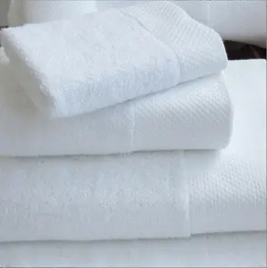 QUNZHEN gros Logo personnalisé blanc hôtel personnalisé serviette de bain bain 100 coton