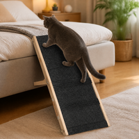 Rampe pliante moderne pour animaux de compagnie, structure en bois massif, surface antidérapante en tapis, poignée de transport portable, pieds de support robustes, pour chiens et chats, personnalisable