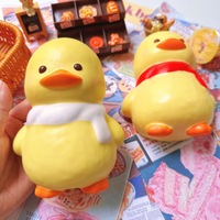 Adorable canard avec écharpe, jouet souple en PU à remontée lente, personnalisé, pour soulager l'anxiété et la relaxation mentale