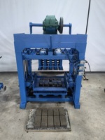 Machine à fabriquer des briques semi-automatique à emboîtement, vente chaude en Afrique - Certifiée CE, fabricant de blocs en argile/béton
