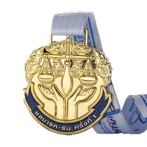 Vente en gros OEM & ODM logo vierge sports course football volley-ball alliage médailles ruban métal arts martiaux voiture médaille d'or