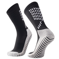 Nouveau design Chaussettes de football unisexes Grip Chaussettes de sport personnalisées avec logo sur le bas pour les sports d'automne