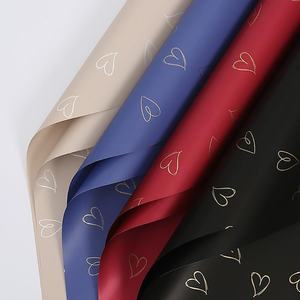 Ouya กระดาษห่อดอกไม้สดพิมพ์ลายหัวใจขนาดเล็กกันน้ำสำหรับร้านดอกไม้และช่อดอกไม้ - Product Image 1