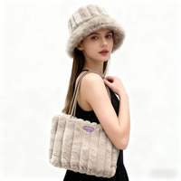 Sac fourre-tout d'hiver en PU peluche de haute qualité personnalisé, sac à main de luxe pour femme avec ensemble chapeau, idéal pour cadeau, fournisseur en gros