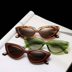 Gafas de Sol de Moda 2022 con Logotipo Personalizado, Montura Grande, Color Verde Oliva, Gafas de Sol de Ojo de Gato Coloridas para Mujer - Product Image 3