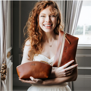 Bolsa de cosméticos de viaje portátil de gran capacidad para mujer, nuevo diseño, cuero de gamuza, nailon, felpa, marrón, impermeable, con cremallera y logotipo manejado - Product Image 3